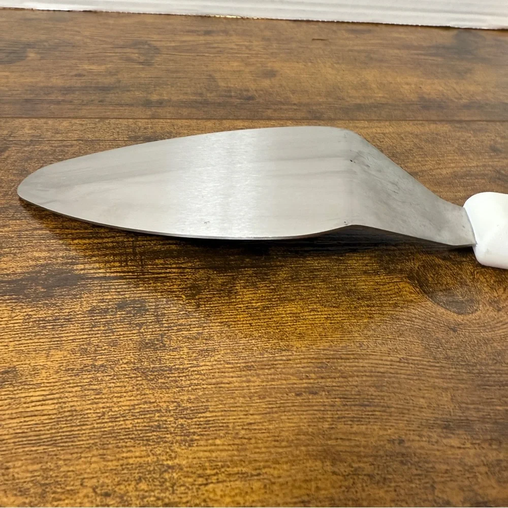 NSF Mundial W5695 White Handle Metal Spatula Pie Cake Server StainlessCommercial